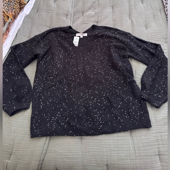 NWT black soft sweater with sequin embellishments Sz m - Picture 1 of 11